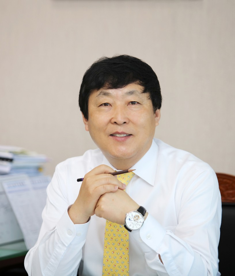 MC아트센터 대표 박경곤
